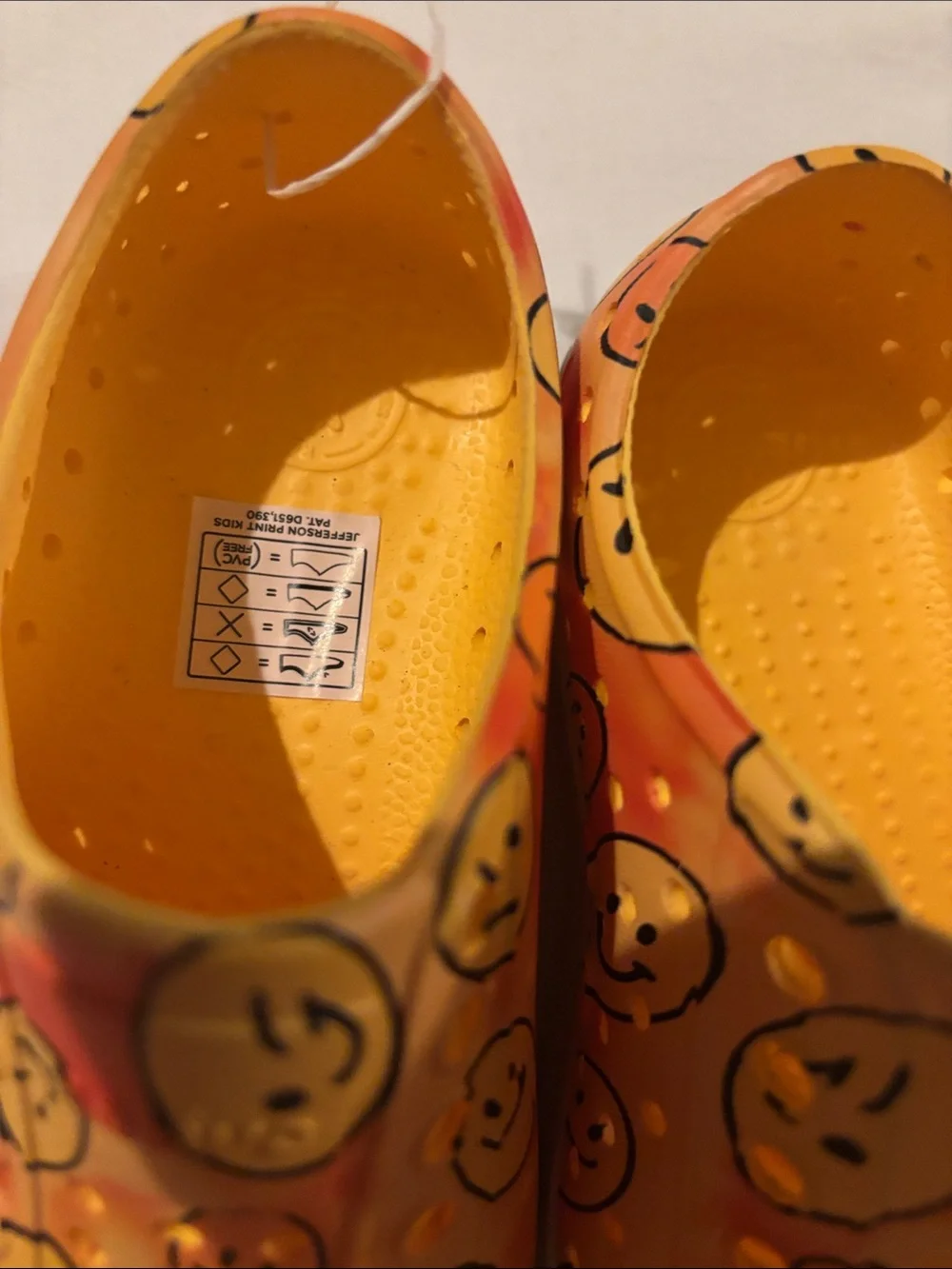 NWT Native Kids Yellow Orange Smiley Water Shoes
